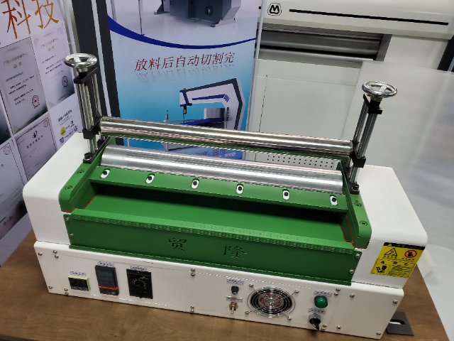 江蘇橡膠泡沫熱熔膠機公司 東莞市貿(mào)隆機械制造供應;