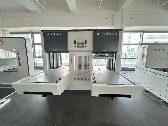 南京環(huán)保EPE粘合機(jī)公司 東莞市貿(mào)隆機(jī)械制造供應(yīng)