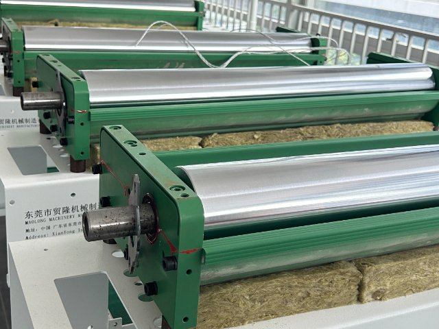 東莞泡沫熱熔膠機廠家,熱熔膠機