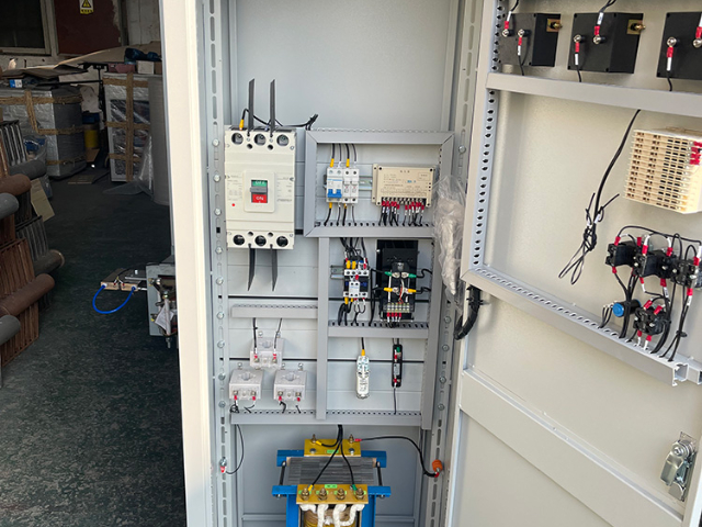 環(huán)保設(shè)備控制柜電話 宜興鵬鷹變壓器供應(yīng);