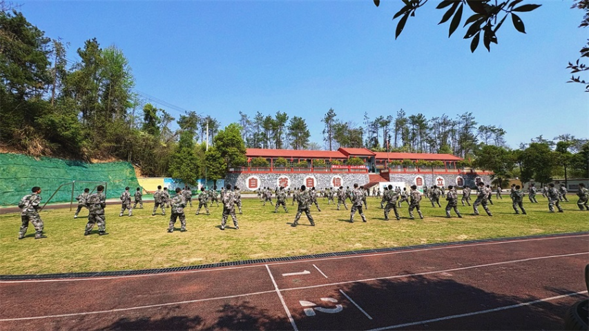 恩施高中生素質(zhì)教育機(jī)構(gòu)哪家口碑好 赤壁市三國青少年成長學(xué)校供應(yīng)