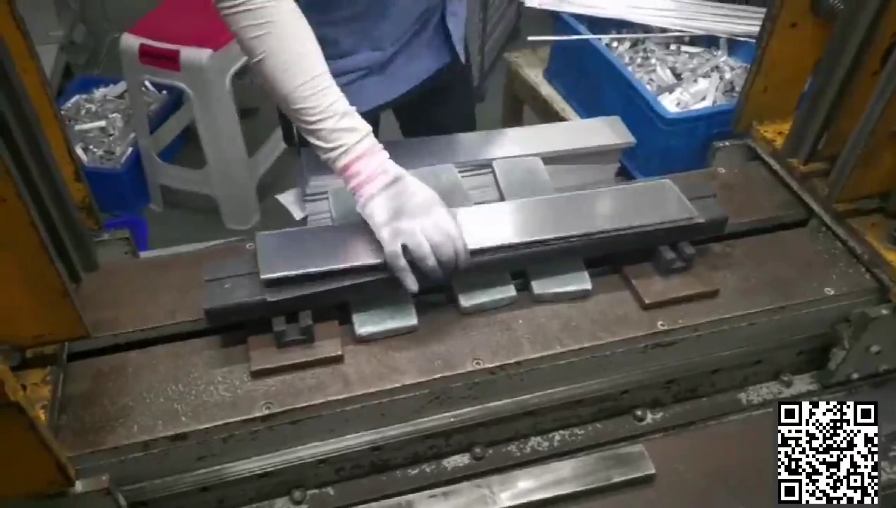 Core Builder for Plate Bar Heat Exchanger