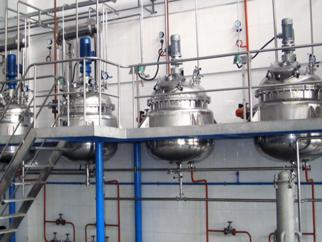 清遠(yuǎn)調(diào)配反應(yīng)釜定制 溫州市龍?zhí)┹p工機(jī)械供應(yīng)