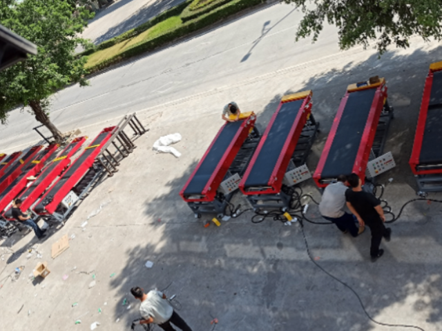 廣東佳德移動式迷你伸縮式皮帶輸送機(jī)解決方案 廣東省佳德自動化設(shè)備供應(yīng)