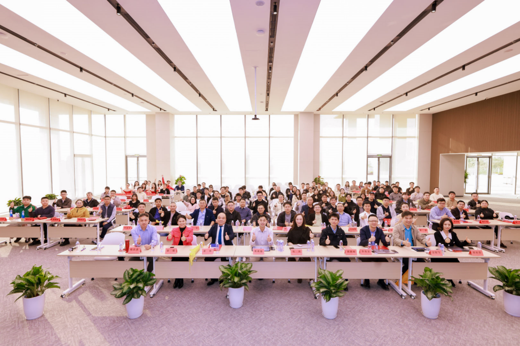 科洛德激光表彰大會
科洛德激光表彰大會