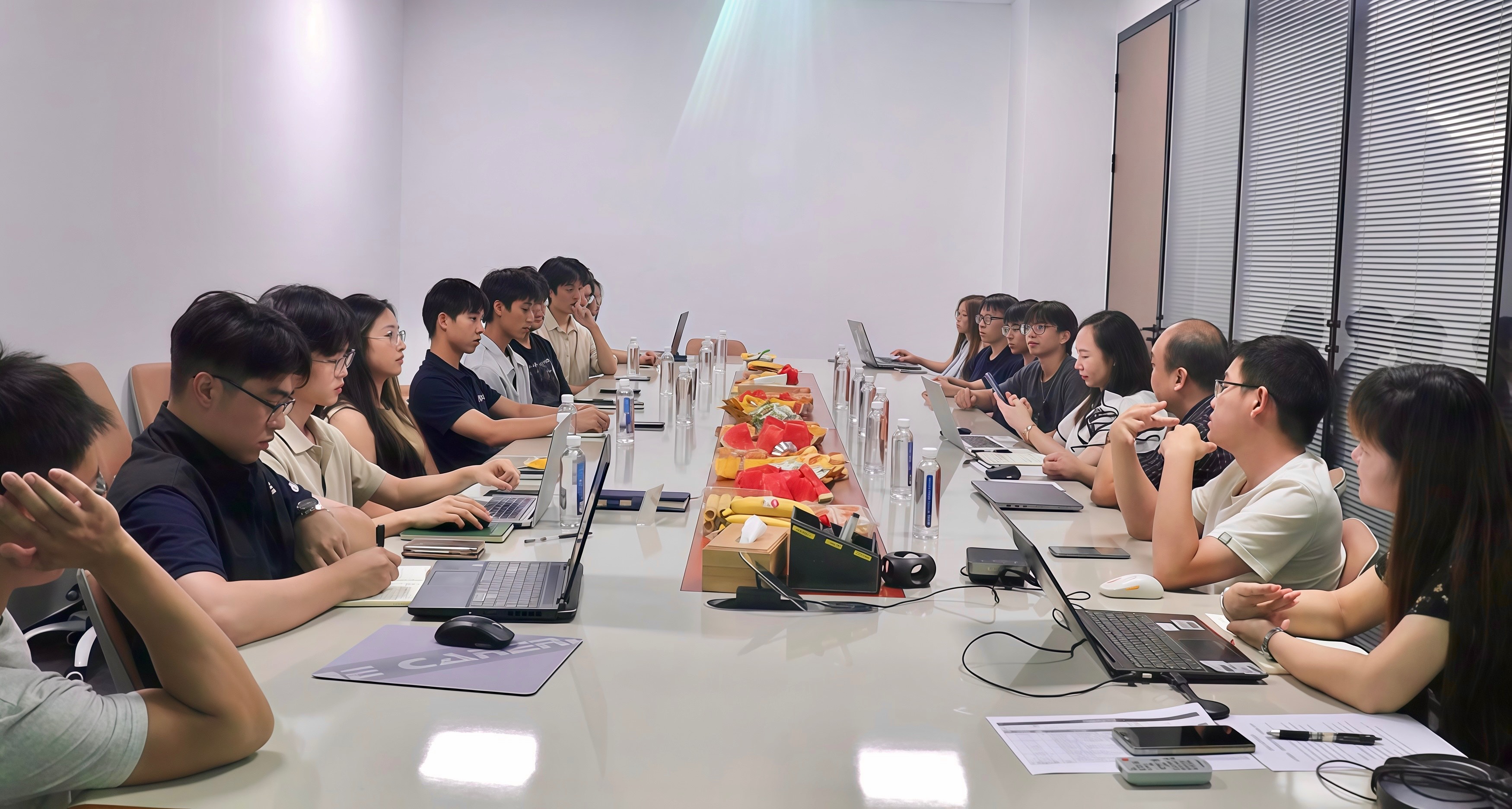 聚力新锐 逐光前行｜2026年第二届应届生座谈会顺利开展
