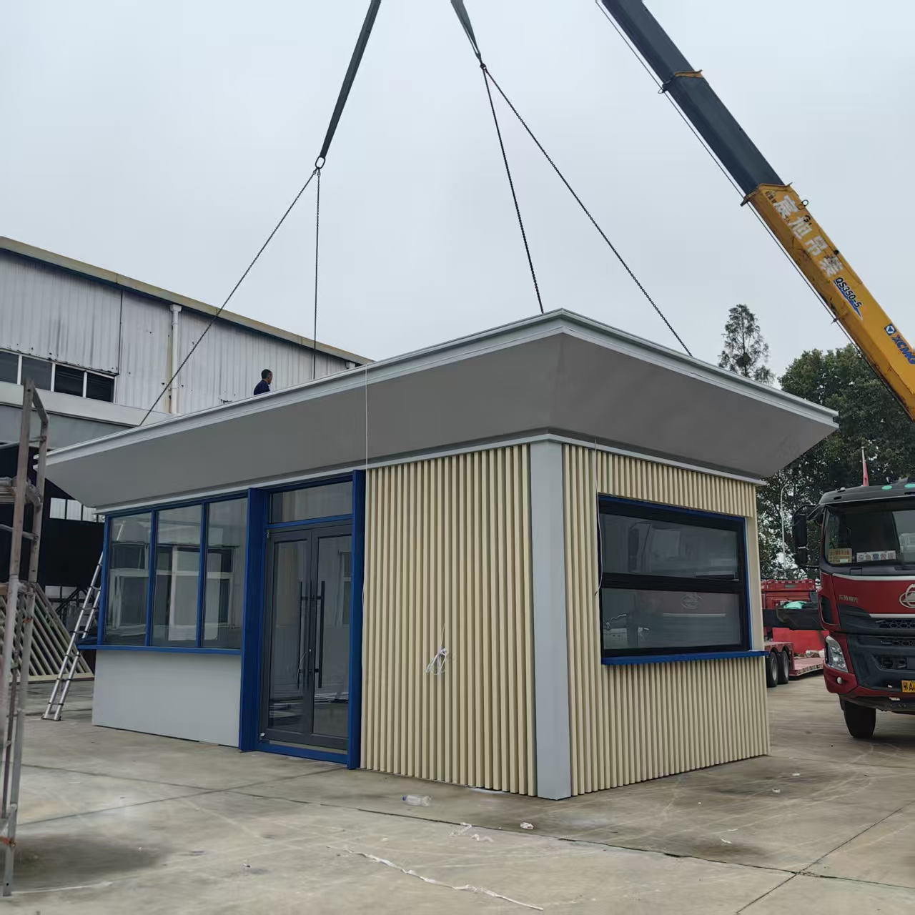 武漢移動房屋裝車發貨中