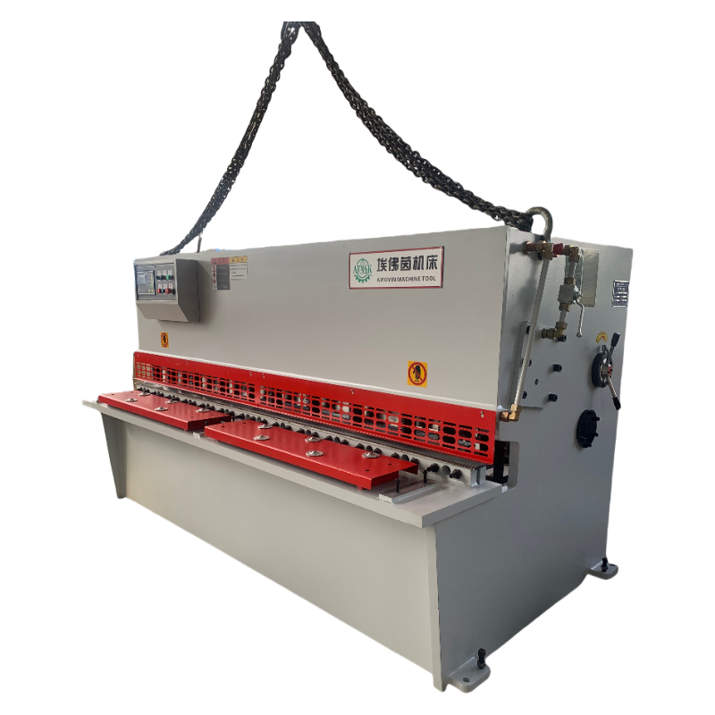 Hydraulic swing type CNC shearing machine