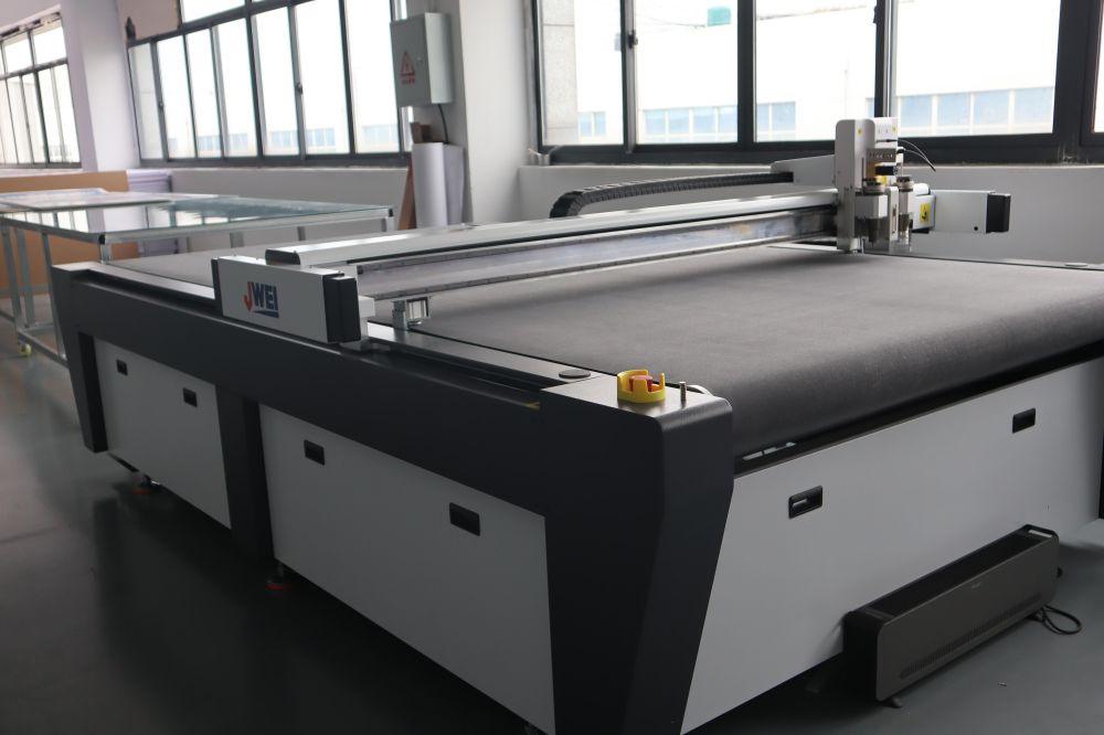 经纬裁切雕刻机 经纬裁切雕刻机