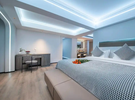 加盟 AI 酒店，智能客控助力品牌升級