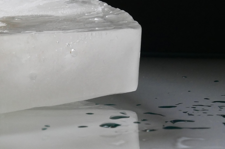 展會(huì)降溫條冰定制 誠(chéng)信為本 昆山市裕實(shí)制冰供應(yīng)