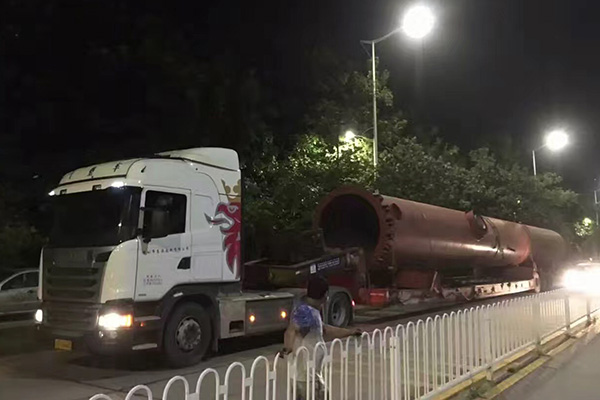 國內超寬超大件運輸、氣墊車、凹型低板車實例