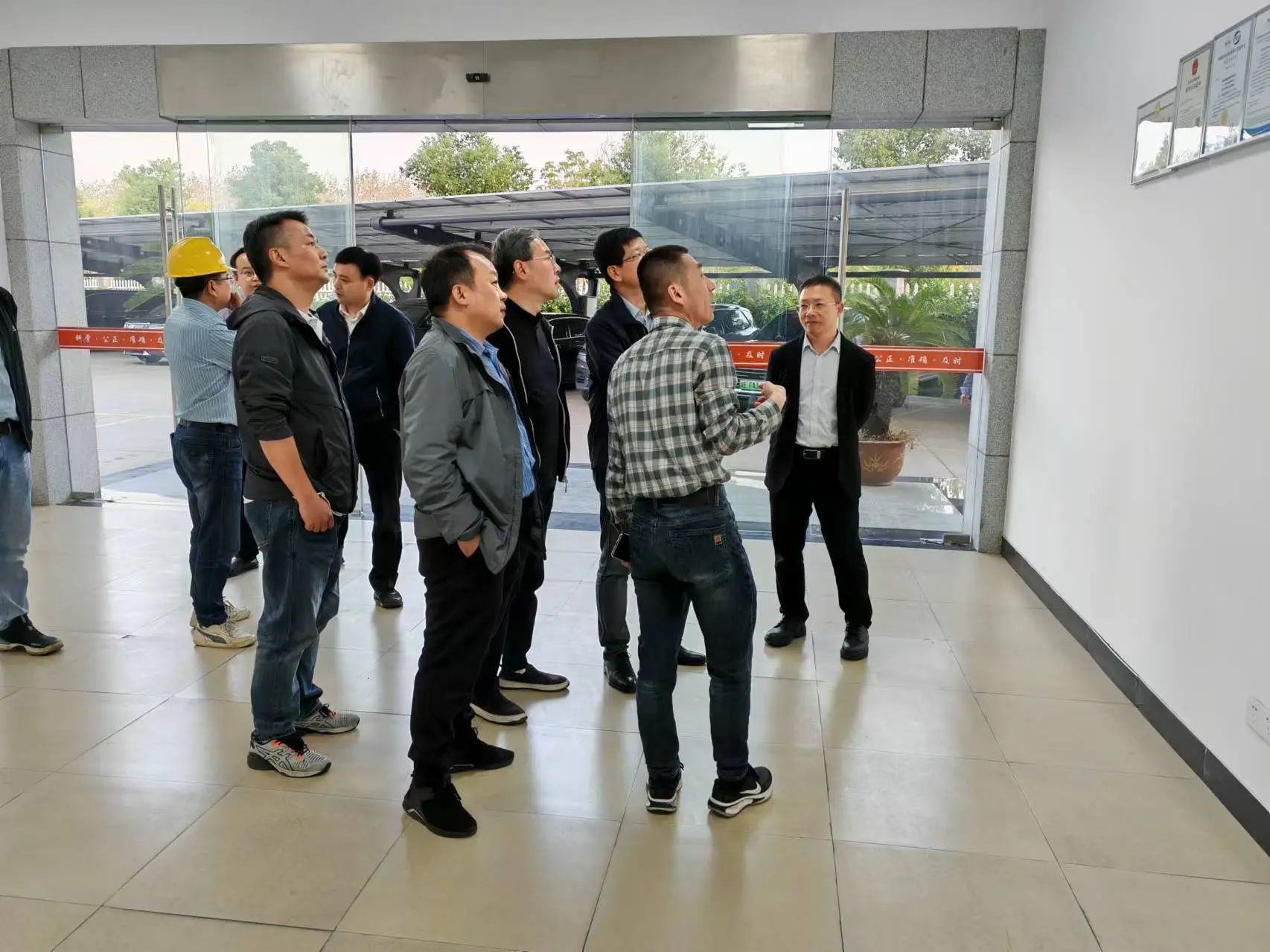 寶武集團(tuán)一行蒞臨湖州吉?jiǎng)P思檢測(cè)服務(wù)有限公司參觀(guān)交流