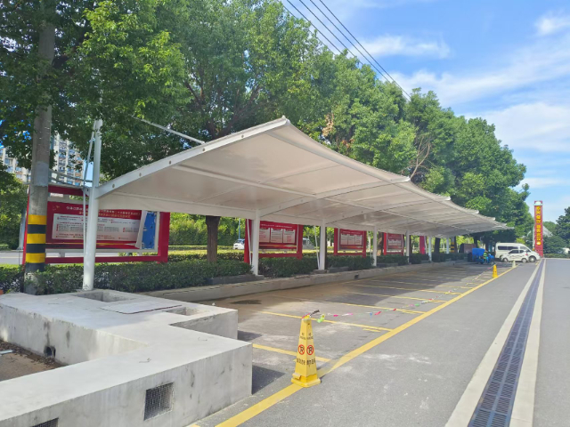 泰州戶外停車棚電話 無錫天誠智能充電供應(yīng)