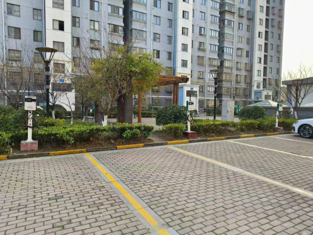 連云港戶外汽車充電樁電話 無錫天誠智能充電供應(yīng)