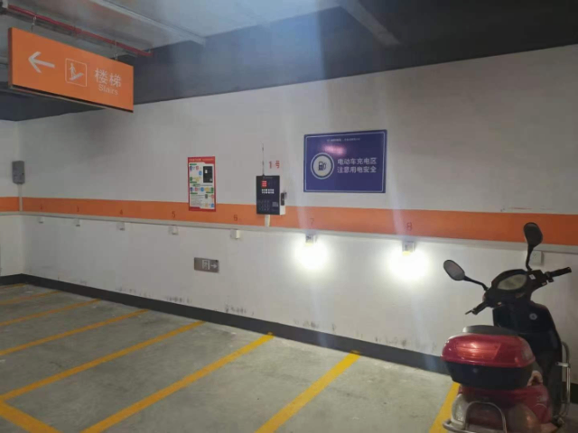 泰州膜結(jié)構(gòu)電瓶車充電樁費(fèi)用 無錫天誠(chéng)智能充電供應(yīng)