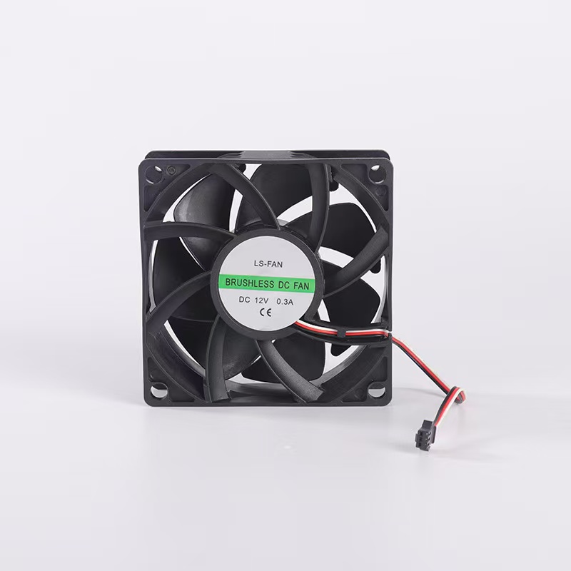 清風(fēng)護(hù)芯，靜穩(wěn)致遠(yuǎn)——潤疆電子無刷散熱風(fēng)扇，為每一份穩(wěn)定運(yùn)行