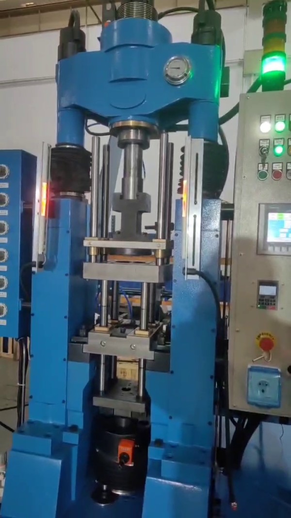 EPM-A系列全自動機械式干粉壓機