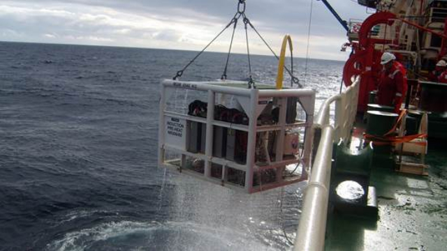 易孚迪车轴感应预热（热装）设备,预热