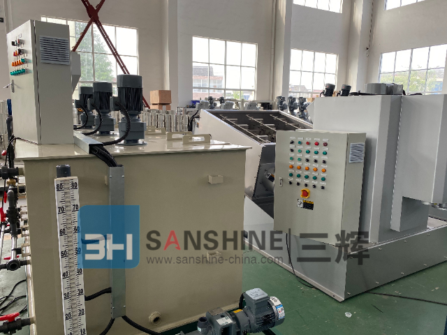 湖北污泥處理全自動(dòng)加藥裝置價(jià)格 來(lái)電咨詢(xún) 無(wú)錫三輝環(huán)保裝備供應(yīng)