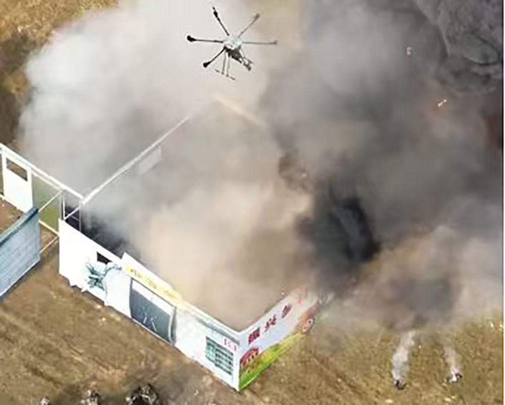 无人机参与模拟火灾救援案例