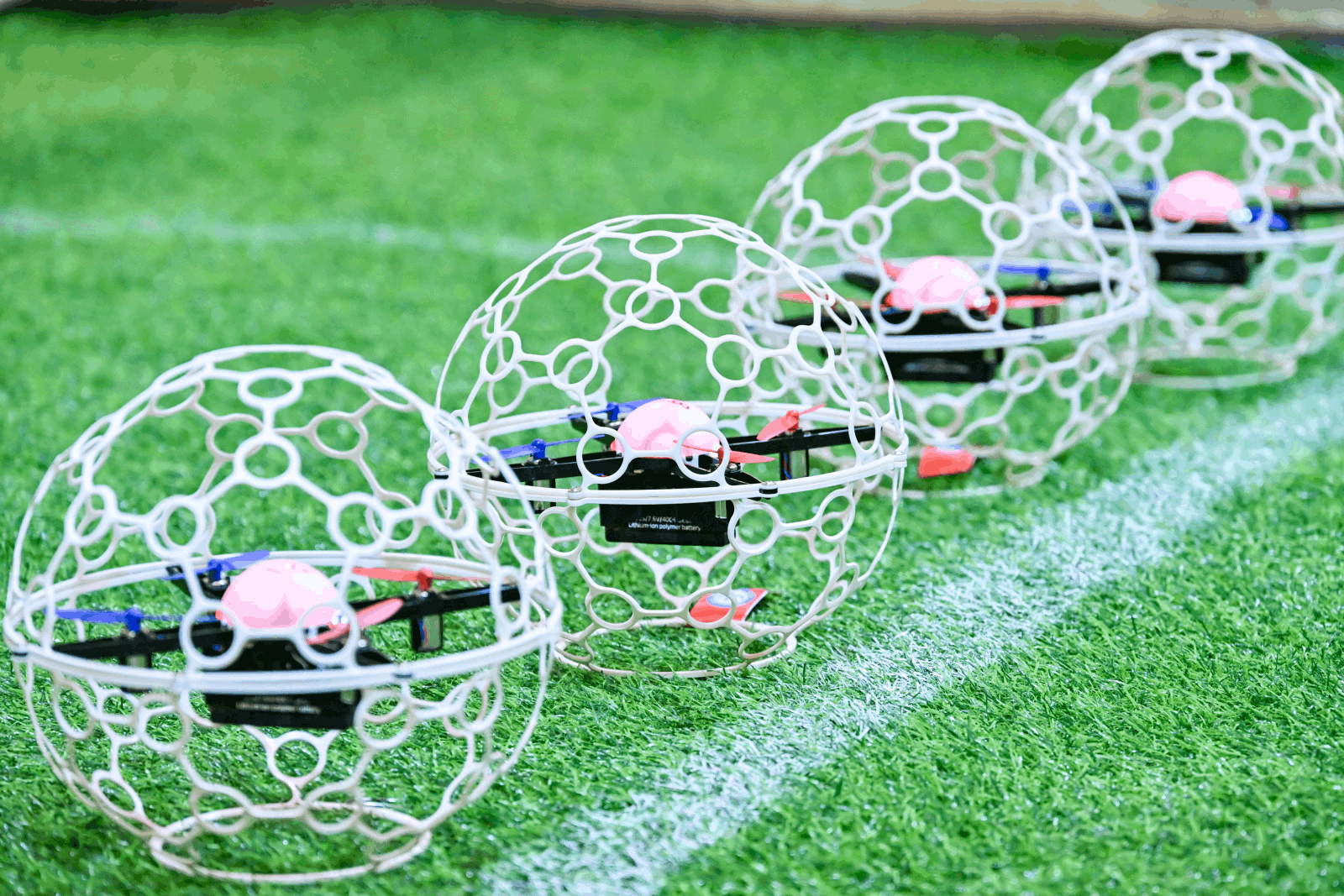 萬(wàn)億低空經(jīng)濟(jì)新風(fēng)口：足球無(wú)人機(jī)如何靠“社交屬性”殺出重圍？