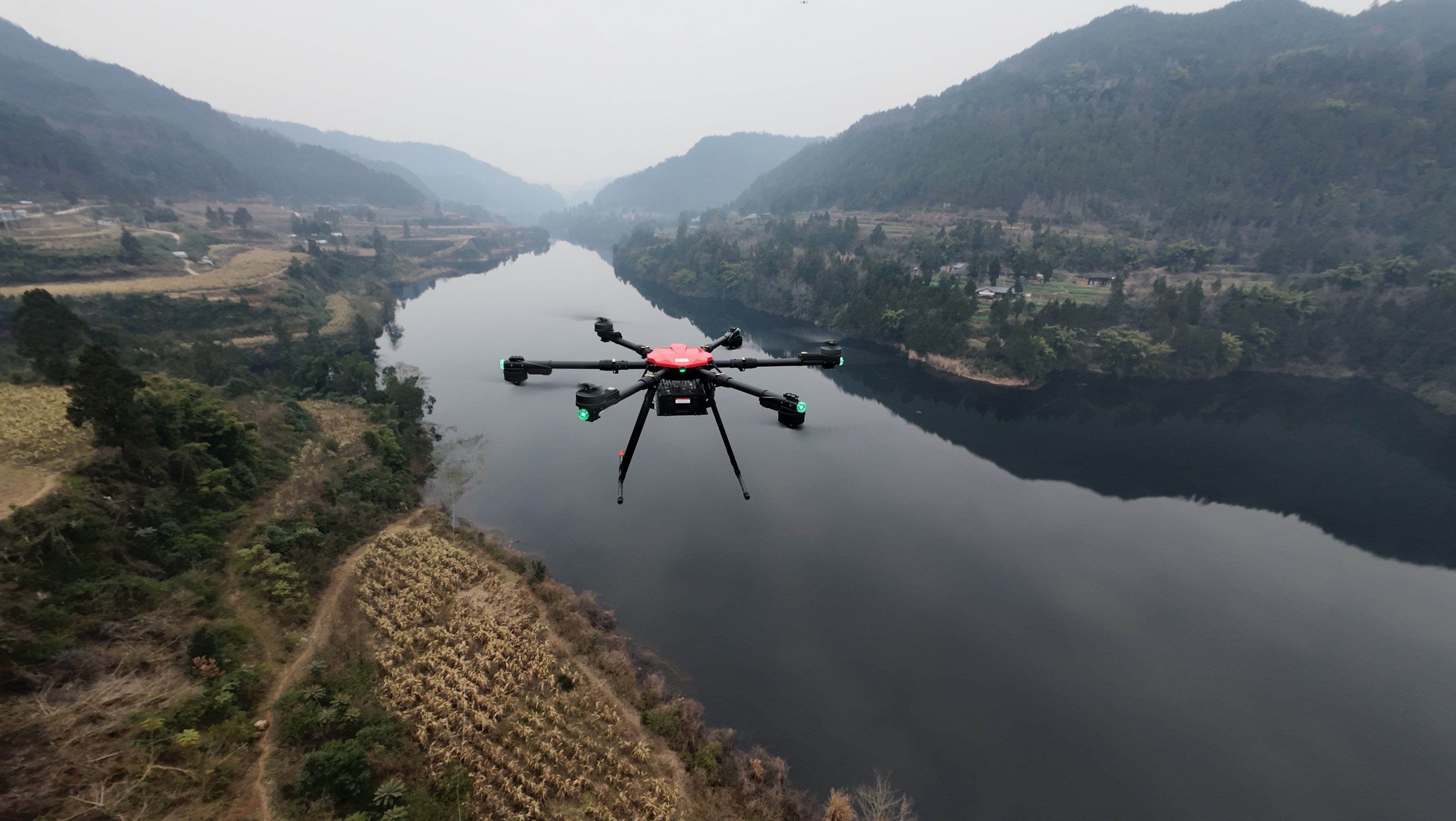 惊！这款无人机竟让电力架线效率飙升数倍！