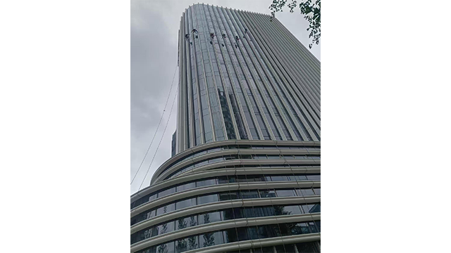 深圳光明區(qū)商場(chǎng)外墻清洗承接 廣州誠(chéng)創(chuàng)清潔供應(yīng)