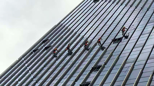 廣州花都區(qū)蜘蛛人外墻清洗公司 廣州誠創(chuàng)清潔供應(yīng)