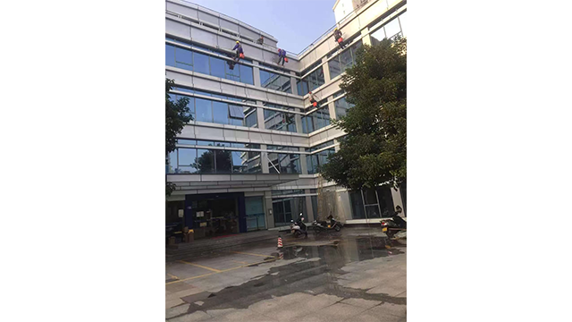 廣州荔灣區(qū)工廠外墻清洗聯(lián)系方式 廣州誠創(chuàng)清潔供應(yīng)