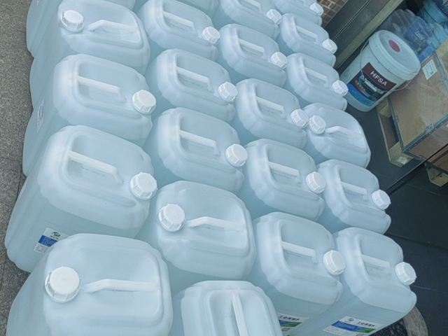 四川新型工業(yè)蒸餾水專賣 值得信賴 蘇州威立特環(huán)保科技供應