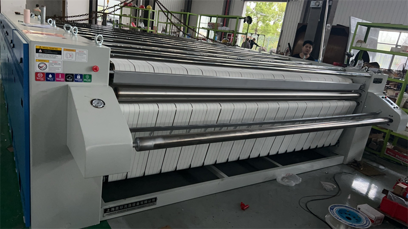 泰州電加熱燙平機(jī)設(shè)備廠家 上海美保洗染設(shè)備供應(yīng);