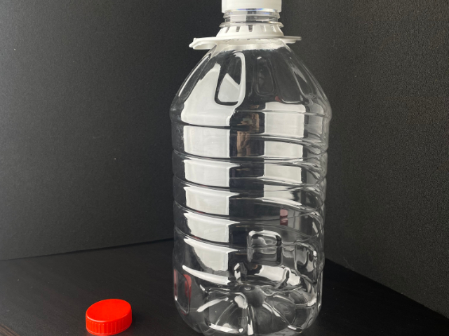 株洲附近食用油桶推薦廠家 服務(wù)至上 湖南寶升塑業(yè)科技開發(fā)供應(yīng)