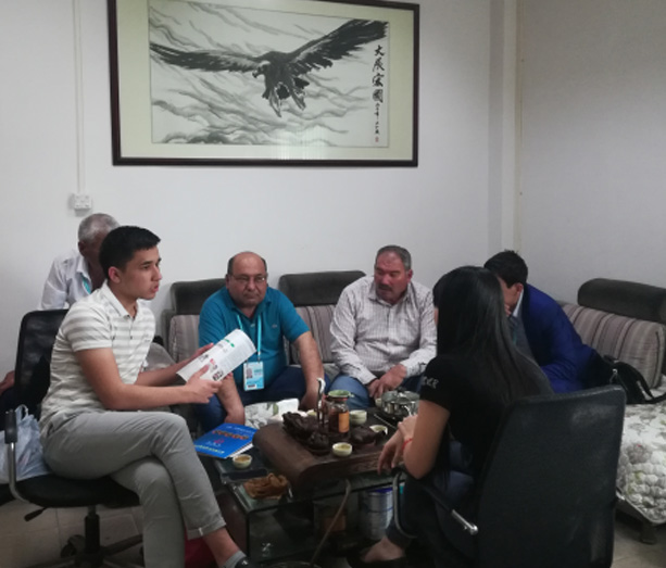 偉迪生與敘利亞合作商朋友