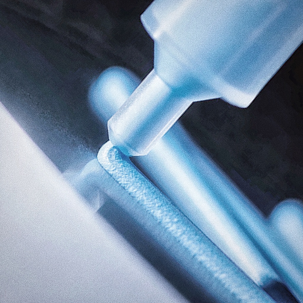 點膠閥技術在膠水處理中的重要性