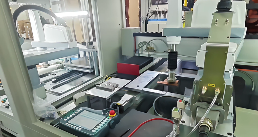 四轴联动，智造无忧！