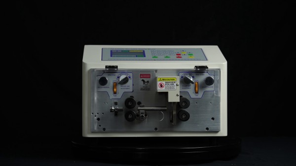 MAX1-4N（4輪驅(qū)動(dòng)25平方剝線機(jī)）
