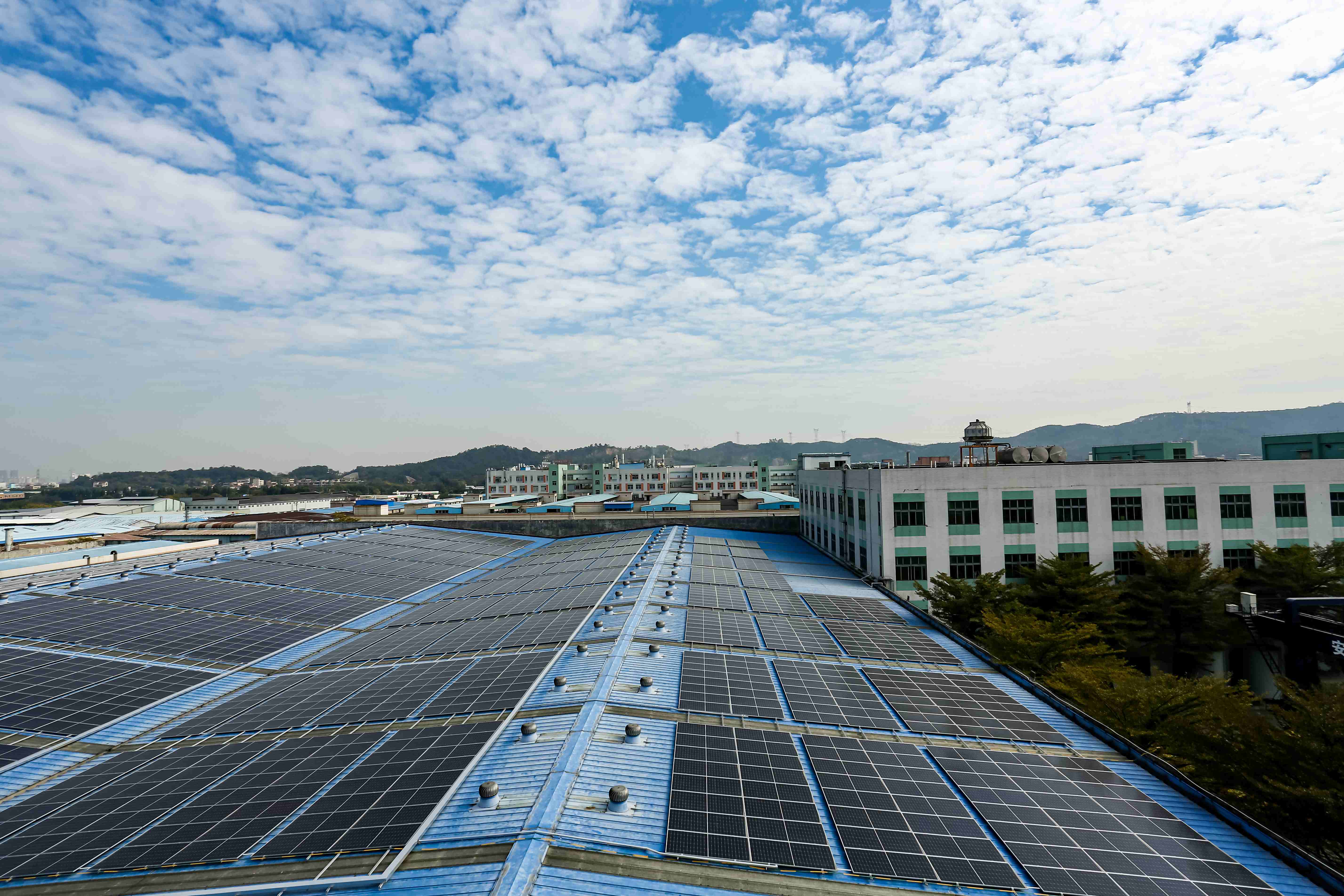 光伏發(fā)電：綠色能源時(shí)代的破局之道