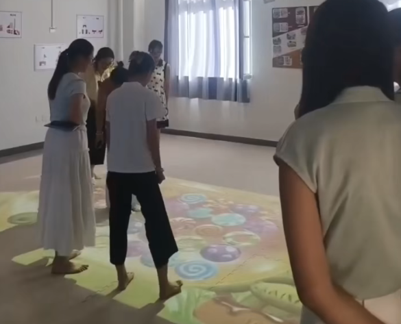 山西朔州市應(yīng)縣幼兒園魔幻地面