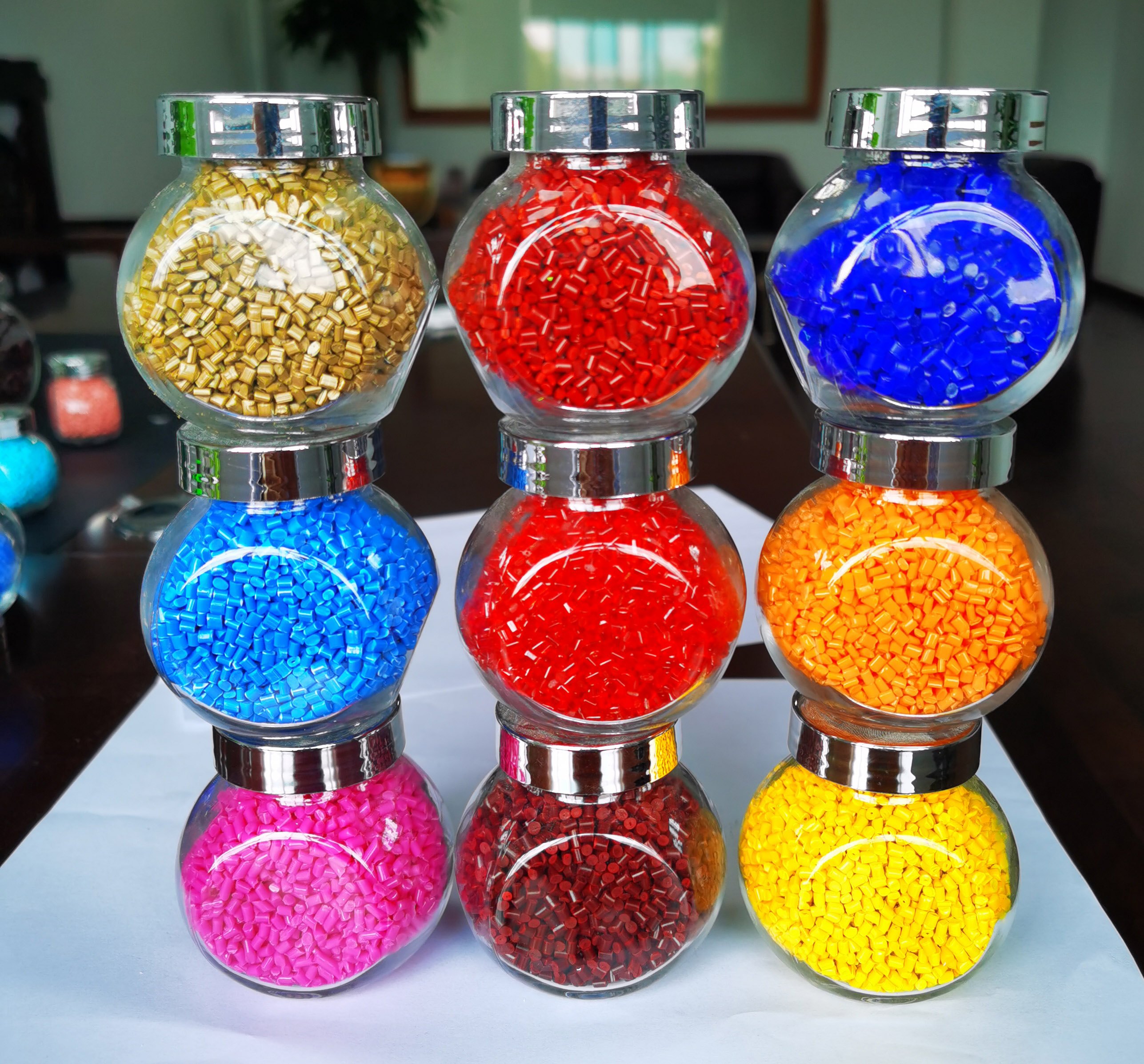 塑膠色母:塑造多彩塑膠世界的關(guān)鍵元素