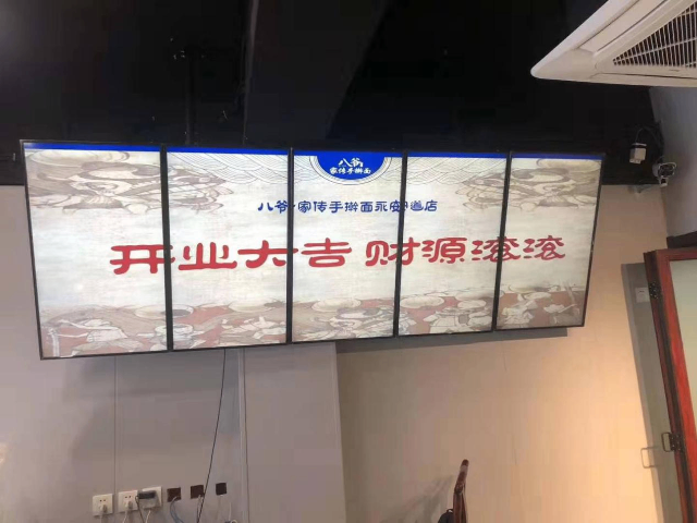 惠州觸摸廣告機(jī)經(jīng)銷商,廣告機(jī)