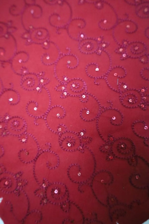 如何讓你的產(chǎn)品更上檔次？加上刺繡，馬上高級起來。