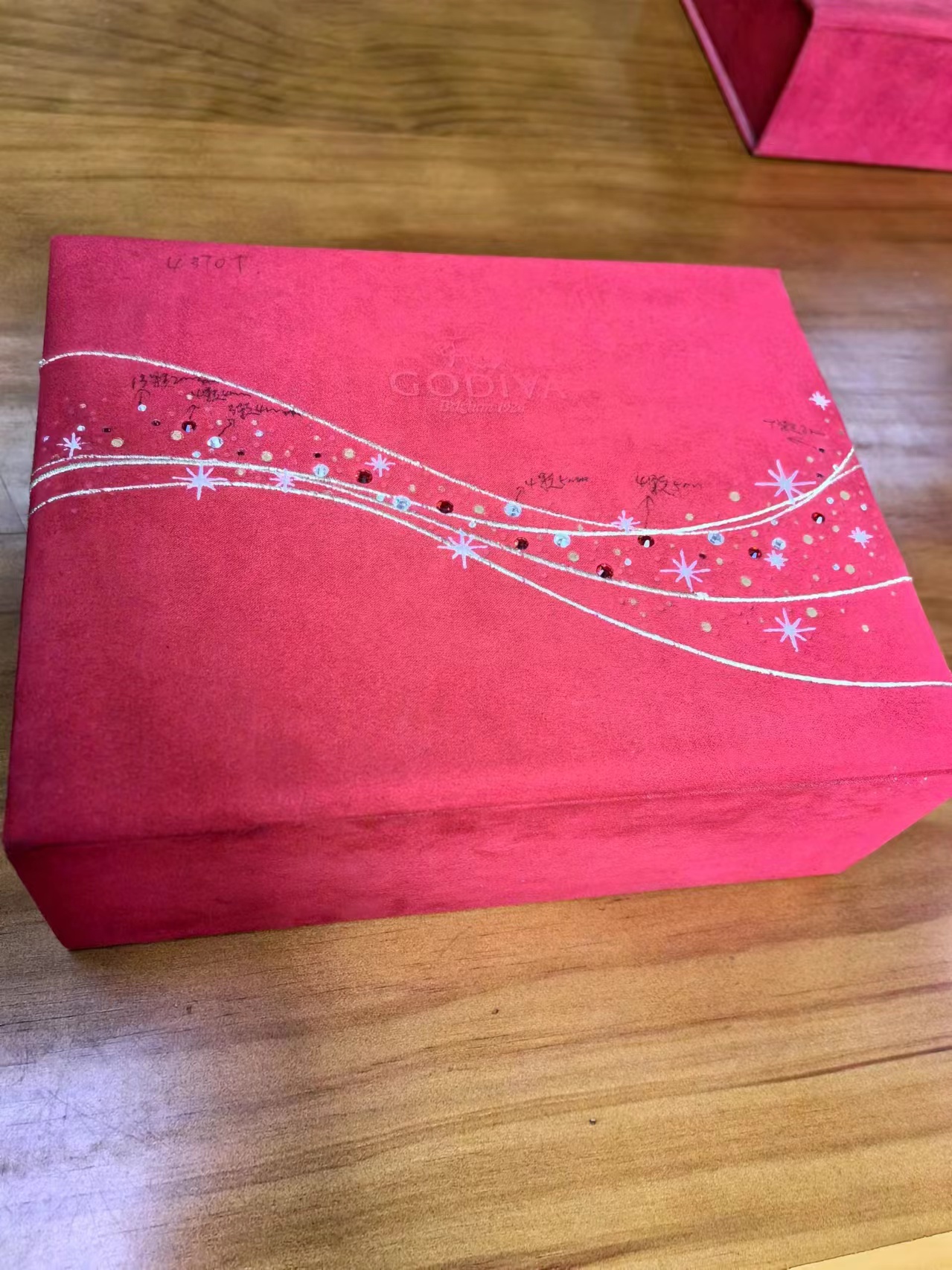如何讓你的產(chǎn)品更上檔次？加上刺繡，馬上高級起來。