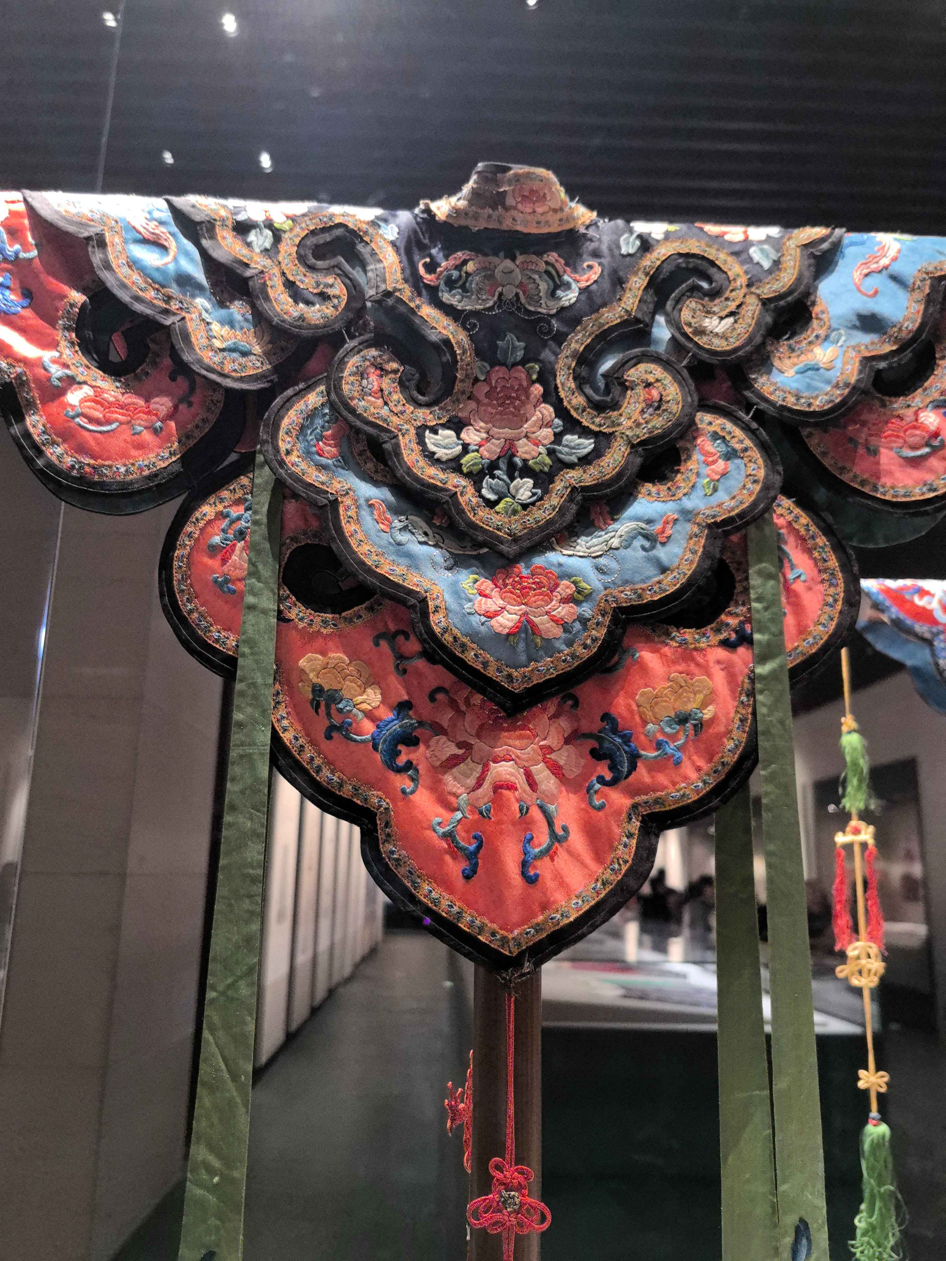 兩千五百年前的刺繡是如何的？