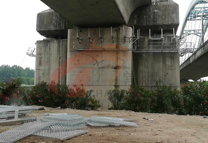 河北踏步格栅板 上海市常鹏金属制品供应