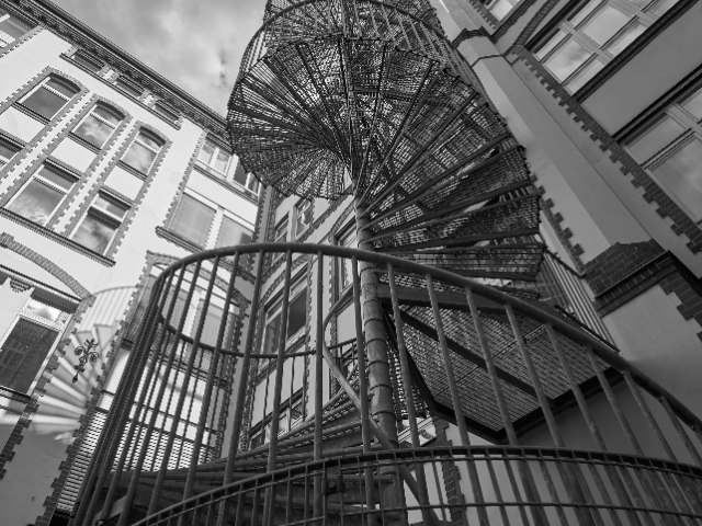 普陀區(qū)鋼結(jié)構(gòu)樓梯扶手 歡迎來電 上海市常鵬金屬制品供應(yīng)