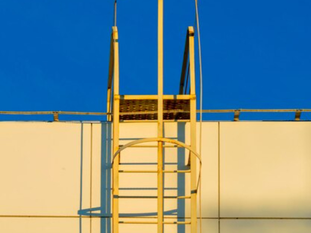 寶山區(qū)鋼爬梯扶手 貼心服務(wù) 上海市常鵬金屬制品供應(yīng)