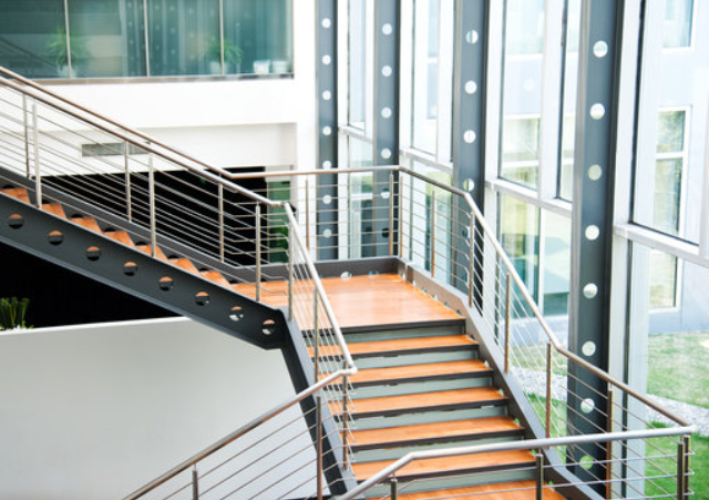 普陀區(qū)鋼結(jié)構(gòu)樓梯圖集 歡迎來(lái)電 上海市常鵬金屬制品供應(yīng)