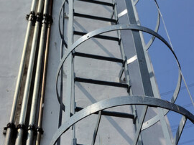 奉賢區(qū)鋼爬梯做法 貼心服務(wù) 上海市常鵬金屬制品供應(yīng)