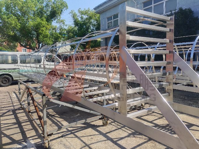河南仓库钢爬梯 欢迎来电 上海市常鹏金属制品供应